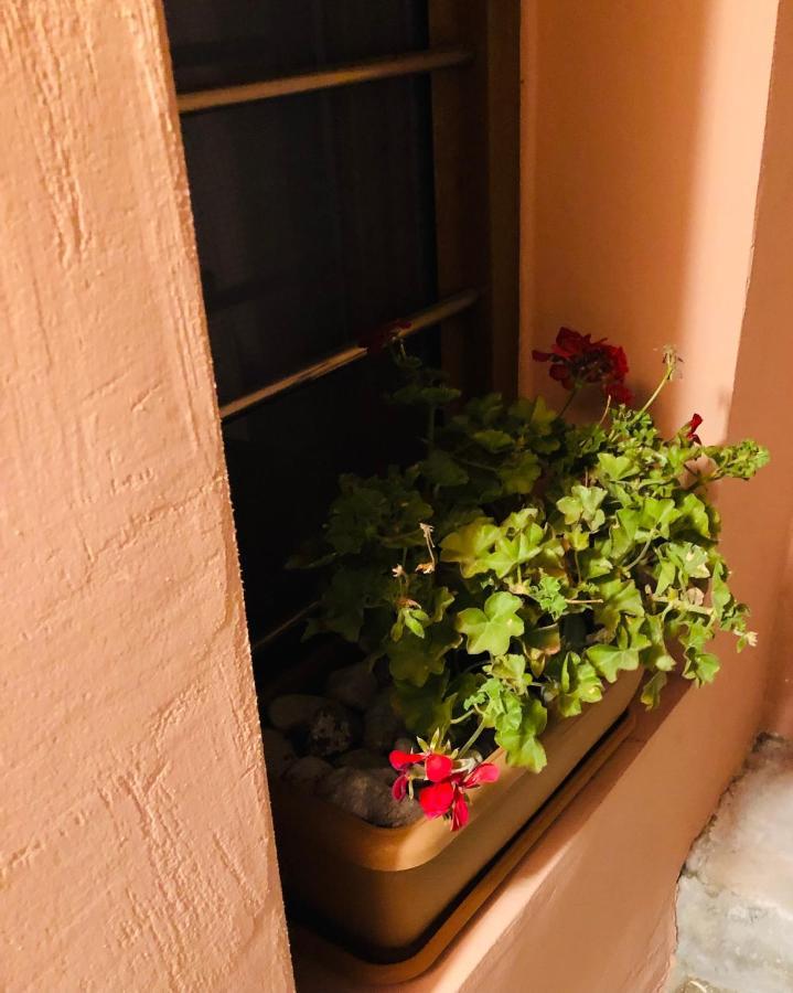 Ferienwohnung Solo Traveler Ermoupoli Exterior foto